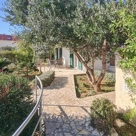 Charming With Pool * ויגאני